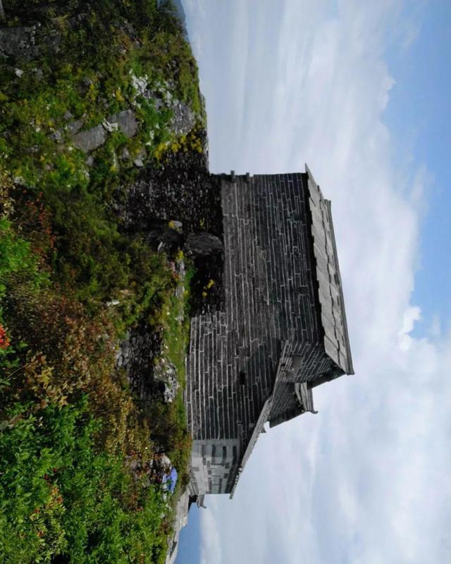 湖南省最大古石建筑——高登山普照寺换新貌