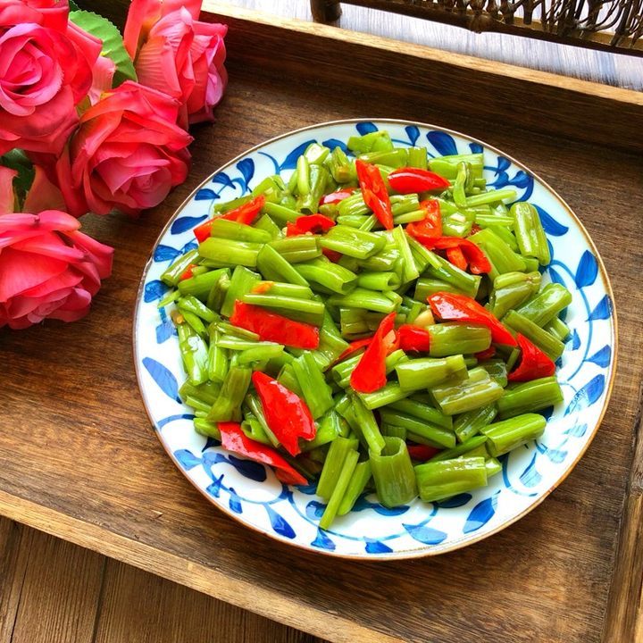 快手菜,辣炒空心菜,一道简单的家常菜,操作简单,美味可口