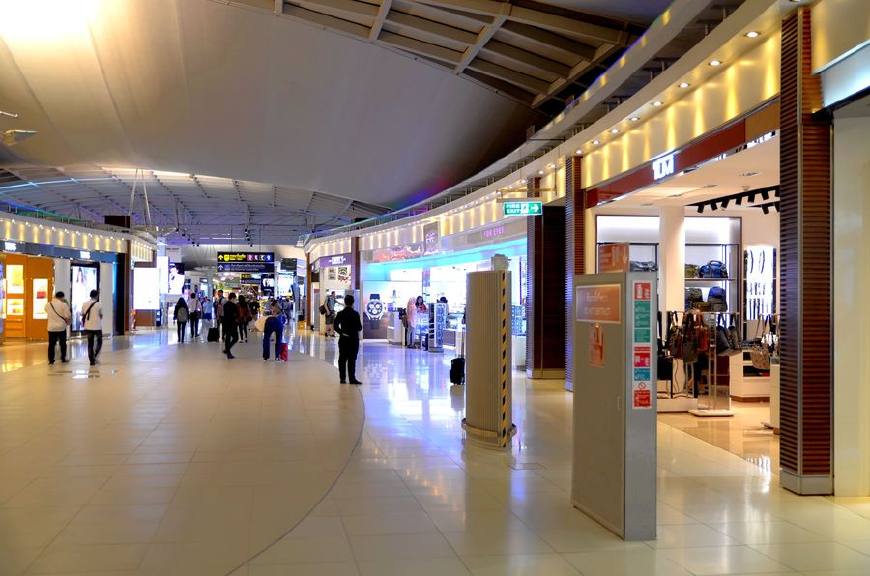 喜欢去泰国旅游可以,但是香烟别多带,被查出来