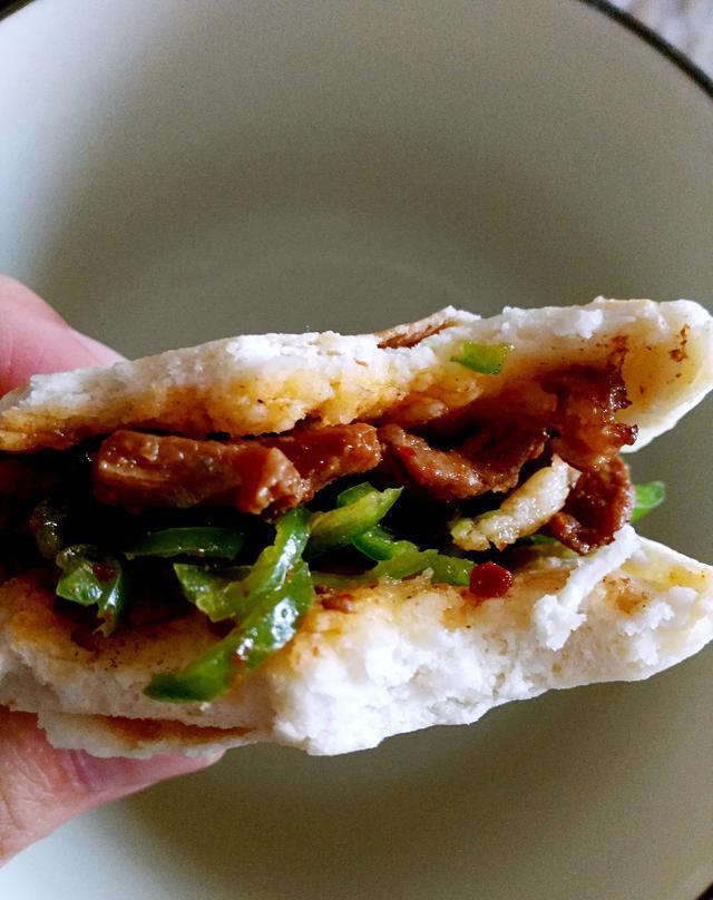 陕西小吃臊子肉夹馍做几个馍配上前几天做的臊子肉嘹咋了