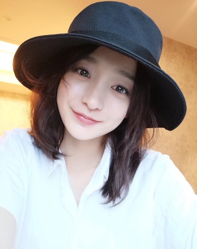 "琵琶精"何泓姗自曝把周迅打到哭,被问撞脸赵丽颖她这样回答