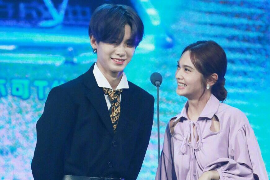 杨丞琳|黄明昊|乐华_新浪新闻