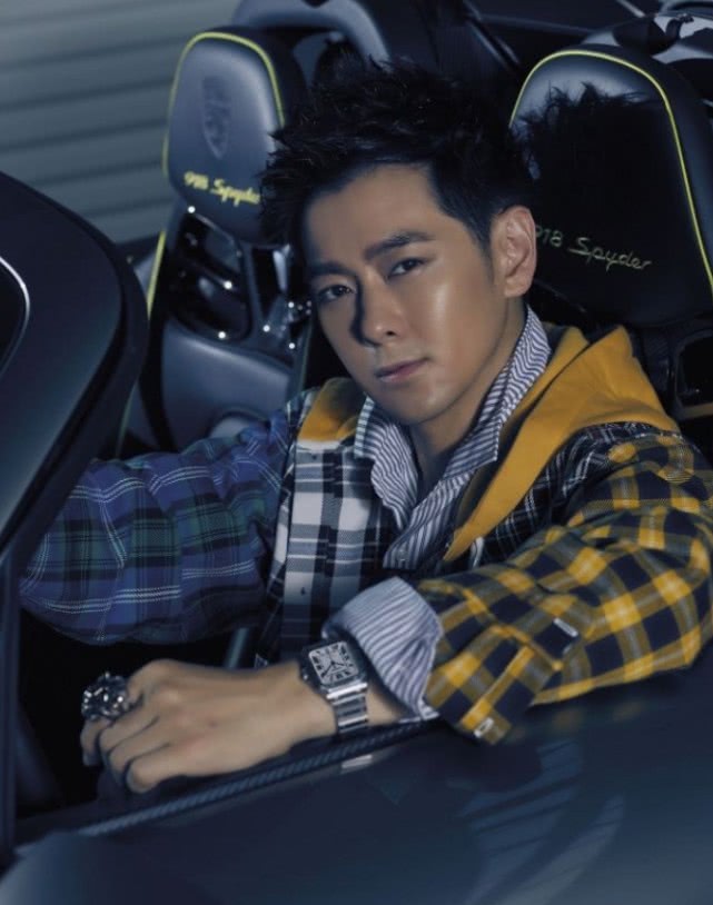 林志颖回应开千万跑车带kimi买奶茶事件:这也能报,没新闻?