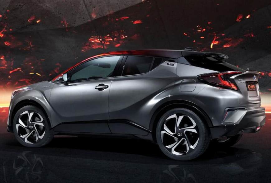 丰田首台chr到店,标配2.0l加6at,14万起步