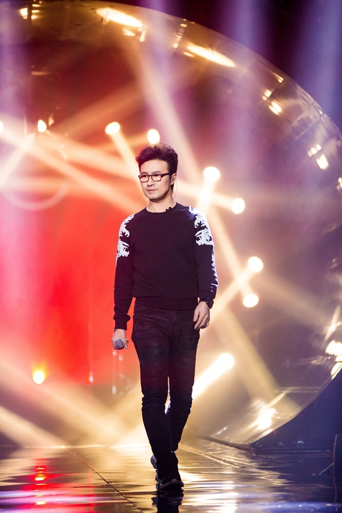 汪峰"歌手"唱《等待》献给挚友 黄绮珊:伟大的表演!