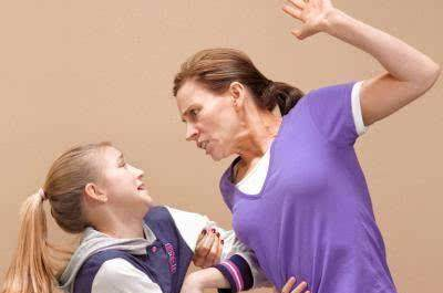 妈妈打了一巴掌导致7岁女童身亡 孩子这些部位千万不能打!