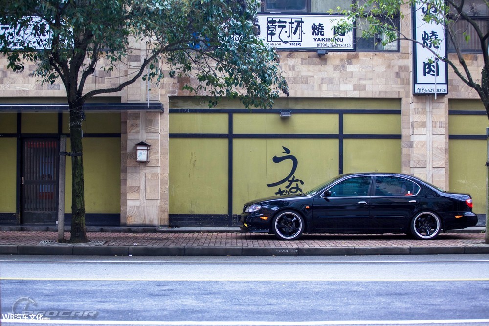 一台假装在日本的改装风度a33