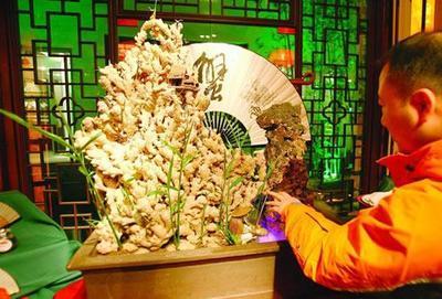 生姜埋盆里,10天冒新芽,1年长大20倍,给你"一桶姜山"