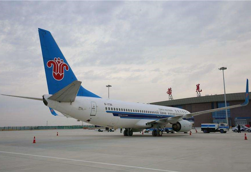 新疆若羌机场图片