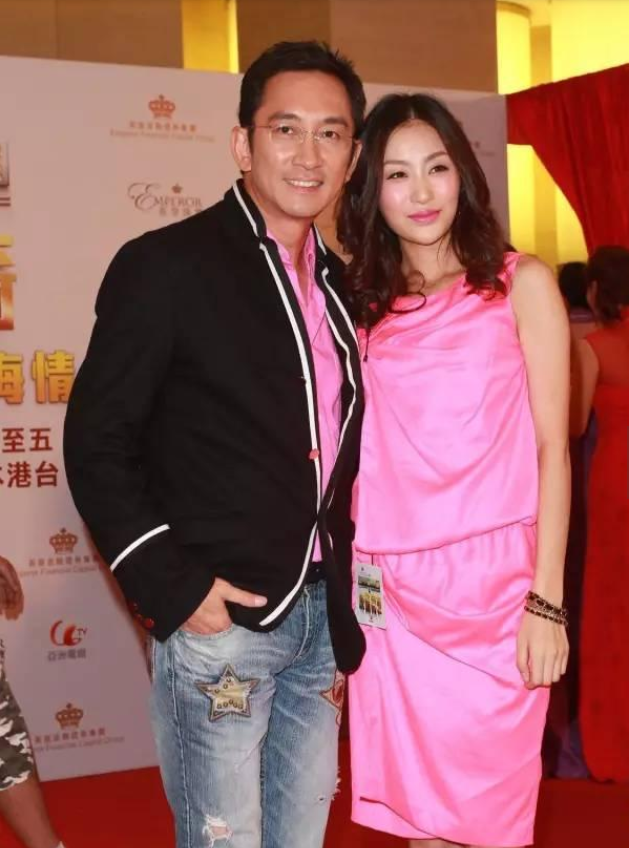 7年败光丈夫10亿家产,出轨后被离婚,现竟拿女儿来换钱花
