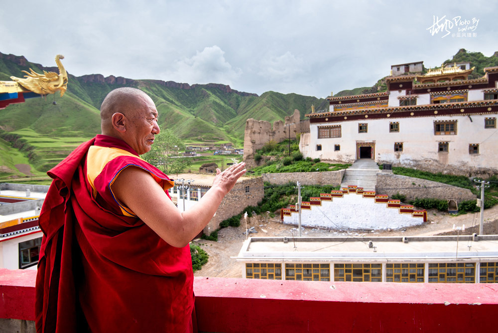 几张嘎丁寺的特写嘎丁寺也叫尕丁寺始建于明嘉靖十四年