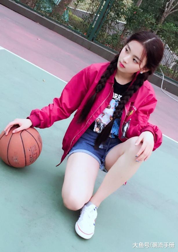 她为2000块加入女团, 在台上崩溃大哭成笑点, 少女气息十足