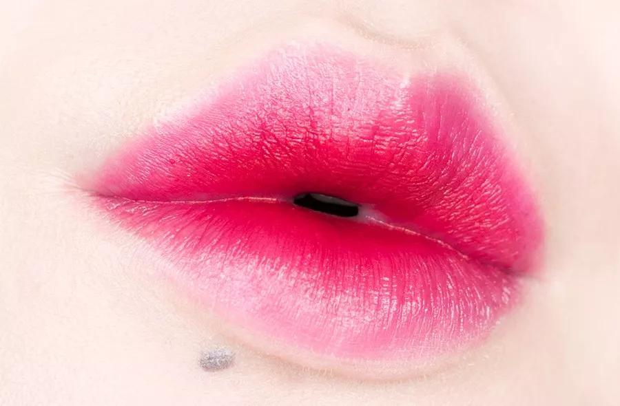 火遍天的《延禧攻略》咬唇妆,这样画最撩人|延禧攻略|口红|小米_新浪