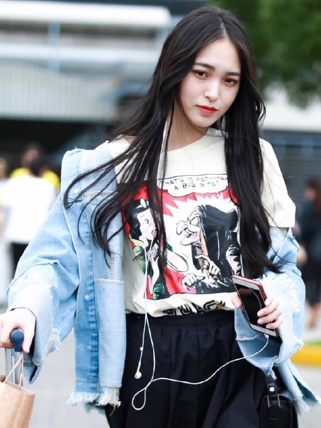 snh48机场秀穿搭,黄婷婷露小蛮腰,包裹严实的徐子轩抢镜了!