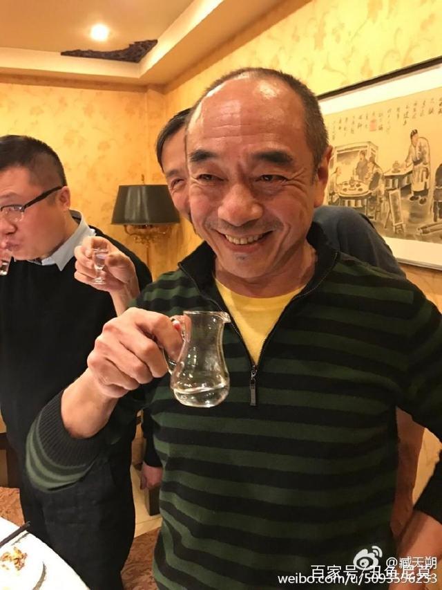 臧天朔生前晒朋友聚会照,葛优,张雨绮经纪人等在列,可惜他没来