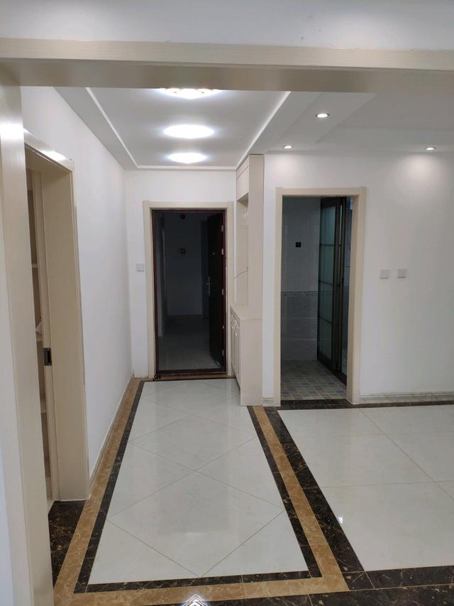 请在装修公司做设计师的舅舅装修,花了6w,亏了吗