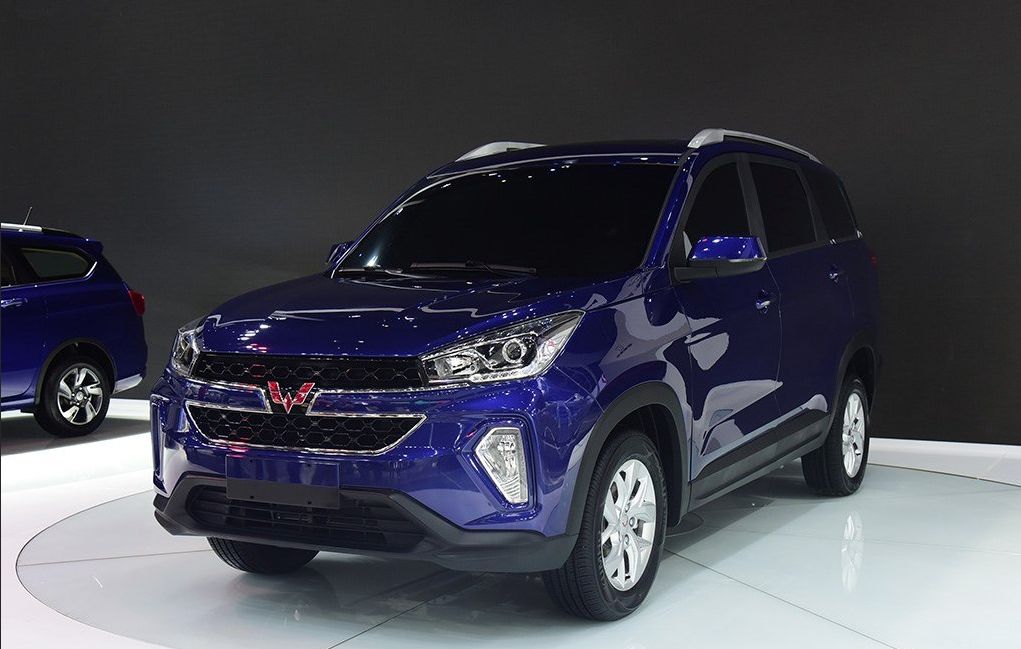 比起五菱宏光的纯粹式mpv,五菱宏光s3终于是有了suv的模样,前脸也变得