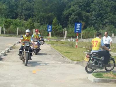 「AA学车」2018摩托车驾驶证要怎么考?需要