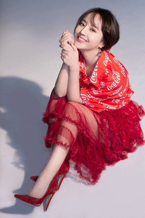孟子叶《极速青春》热情奔放 新写真彰显"火红系女孩"独特气质