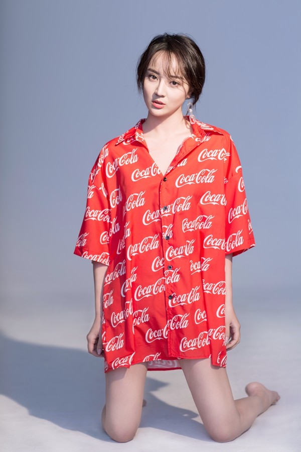 孟子叶《极速青春》热情奔放 新写真彰显"火红系女孩"独特气质