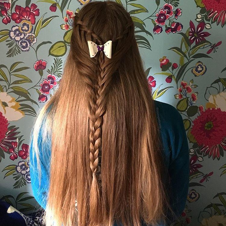 长发这样编比扎马尾好看多了
