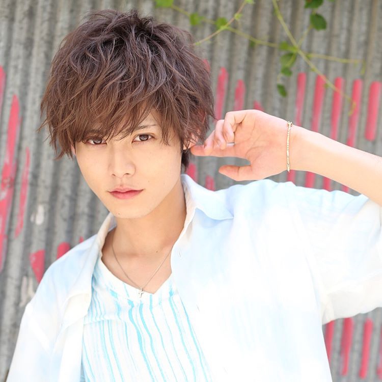 长发男士发型,有线条更有型