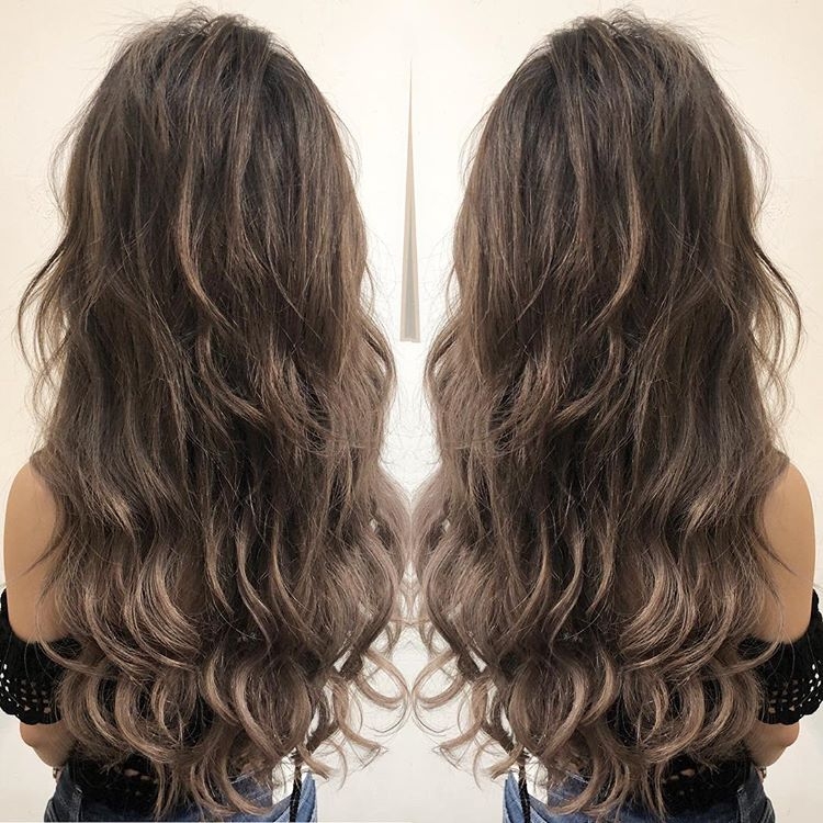 水浪卷长发发型,长发这么美,你还舍得剪短吗