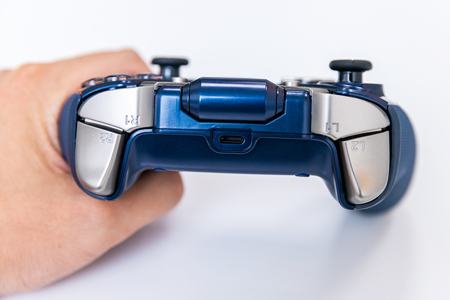 以游戏机的体验畅玩ios手游小鸡m2蓝牙手柄测评