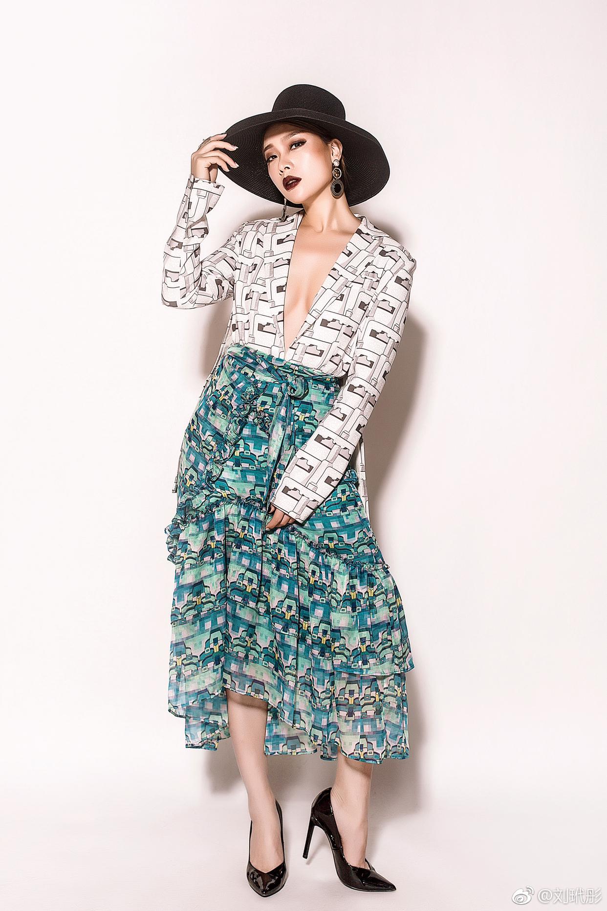 每一次拍摄就是一次人生历练拍摄过程中各种妖娆的动作并非像你