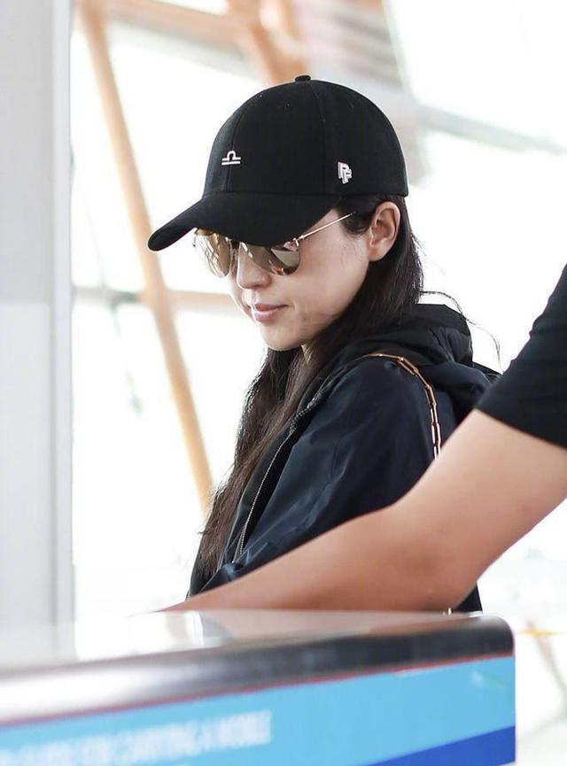 澳媒曝出张曦丈夫背景惊人,董璇却选择回国,网友:是回来借钱?