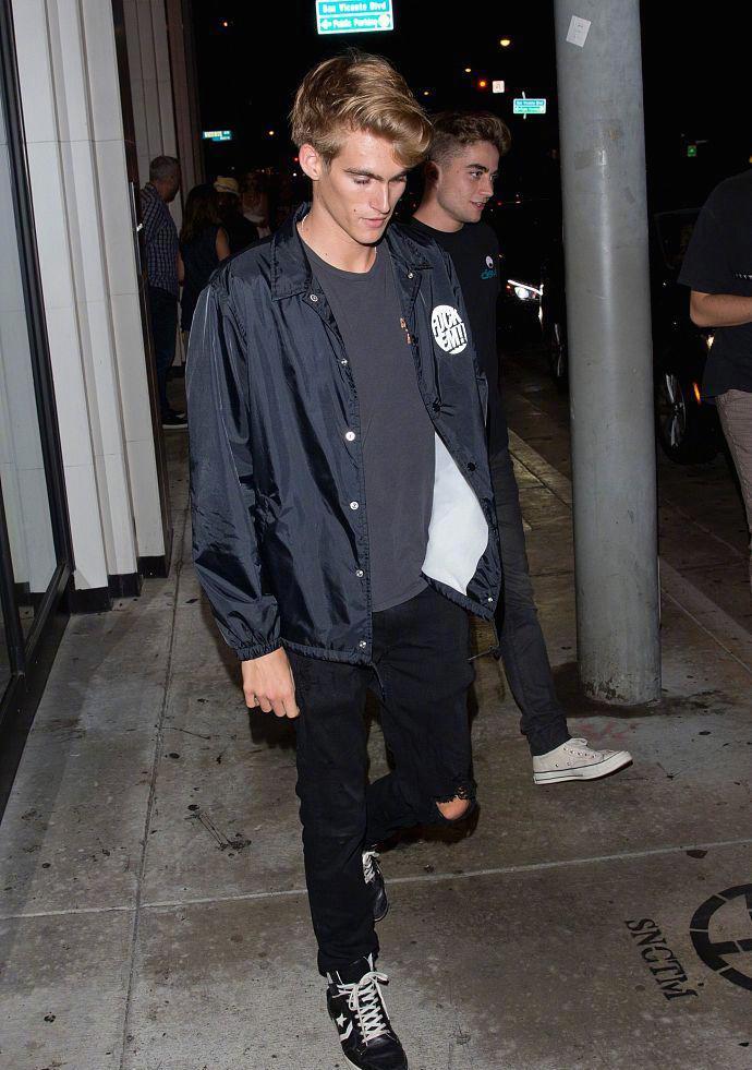 传奇超模辛迪克劳馥的儿子普雷斯利·杰柏(presley gerber)|超模
