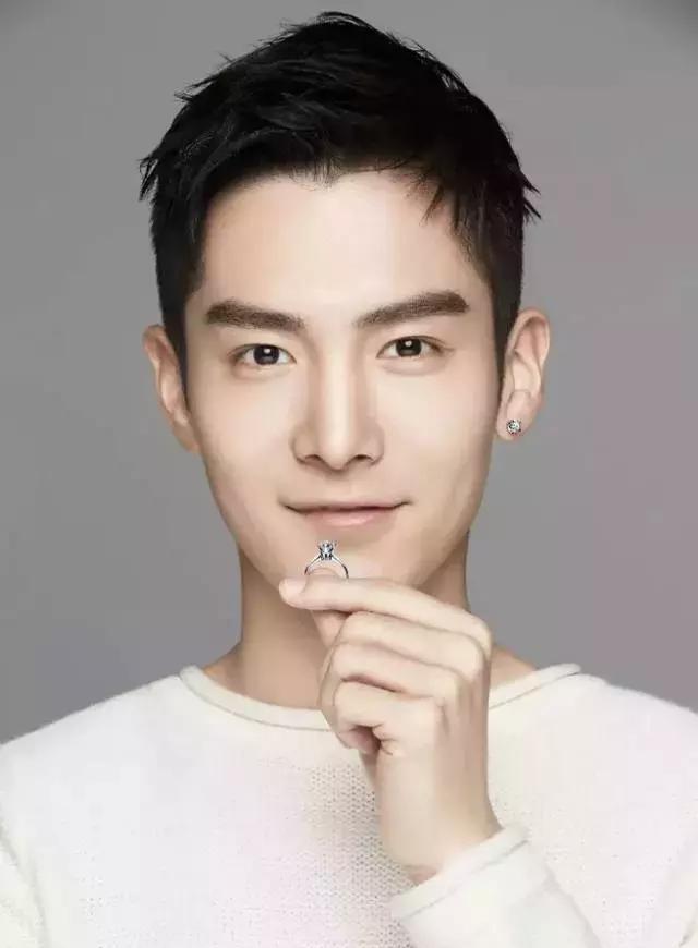 二十几岁青年男士留这些发型, 帅了一脸!