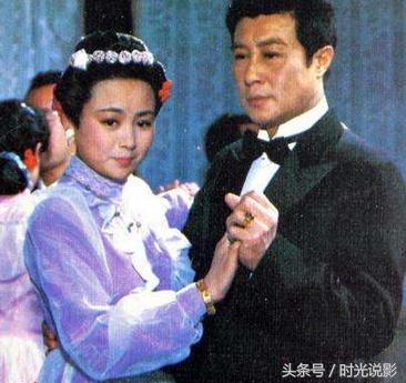 86岁王心刚罕见全家照,妻子保养得体,一家人其乐融融|王心刚|妻子|王星_新浪新闻