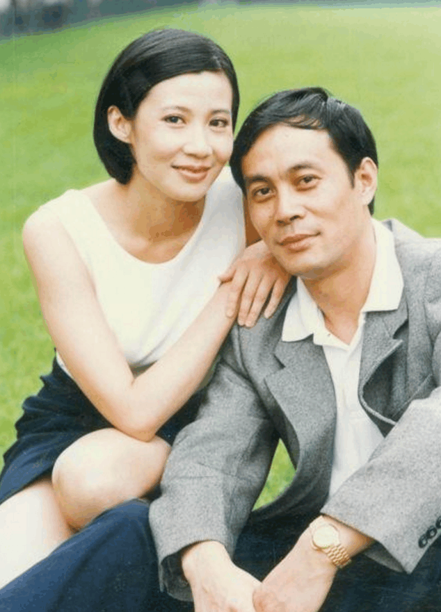 和妻子携手走过30年的时间,好男人的代表|张光北_新浪新闻