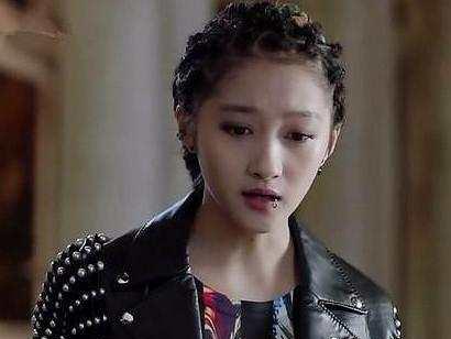 关晓彤讽刺赵丽颖愚蠢可笑, 网友: 不简单!