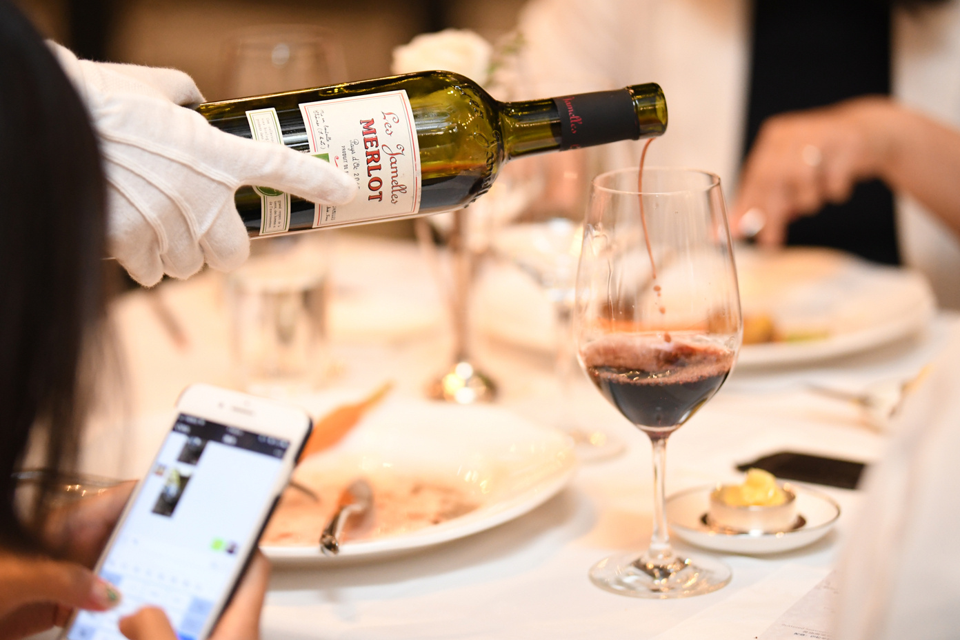 在法式古堡里,品尝米其林大师带来的女王晚宴