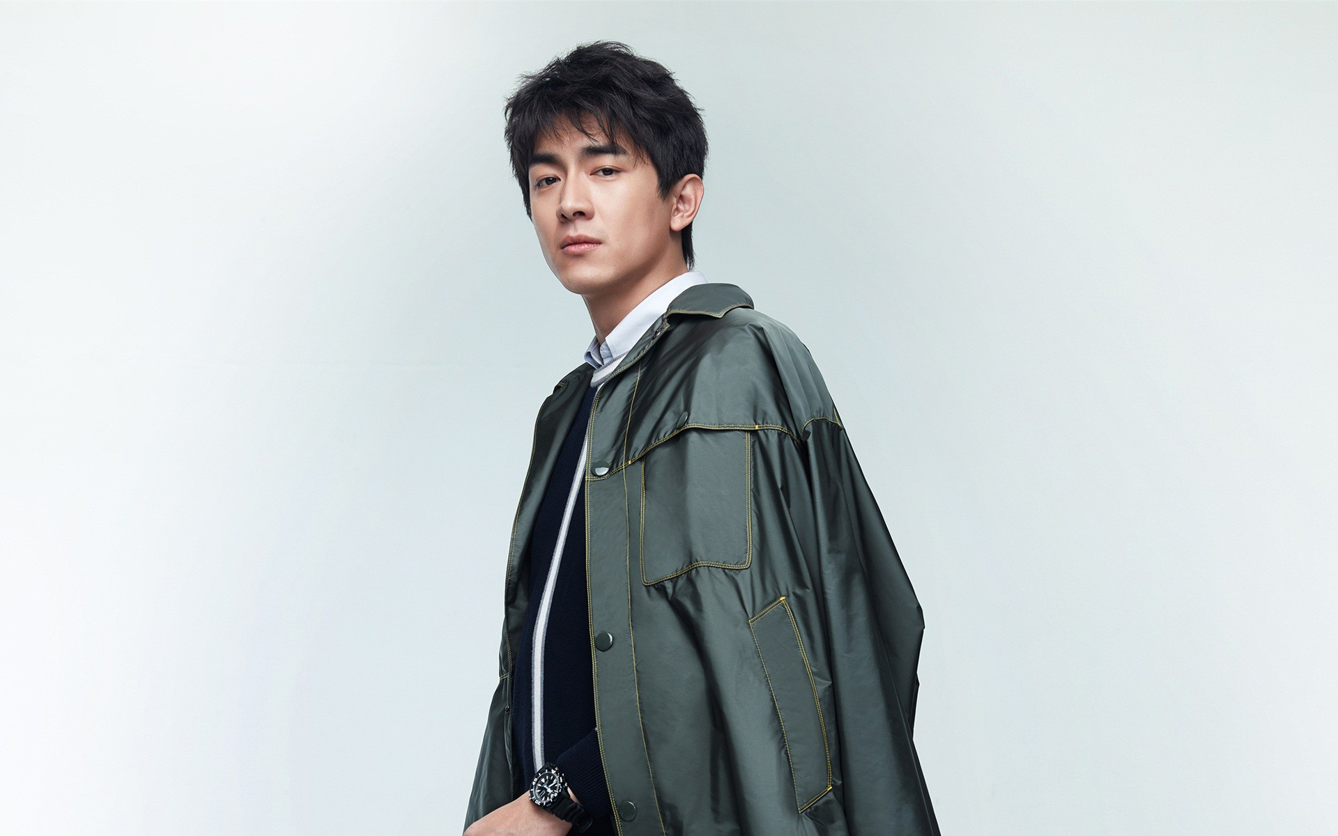 收礼物后明星反应差距大:林更新害羞林俊杰淡定,蔡徐坤哭笑不得