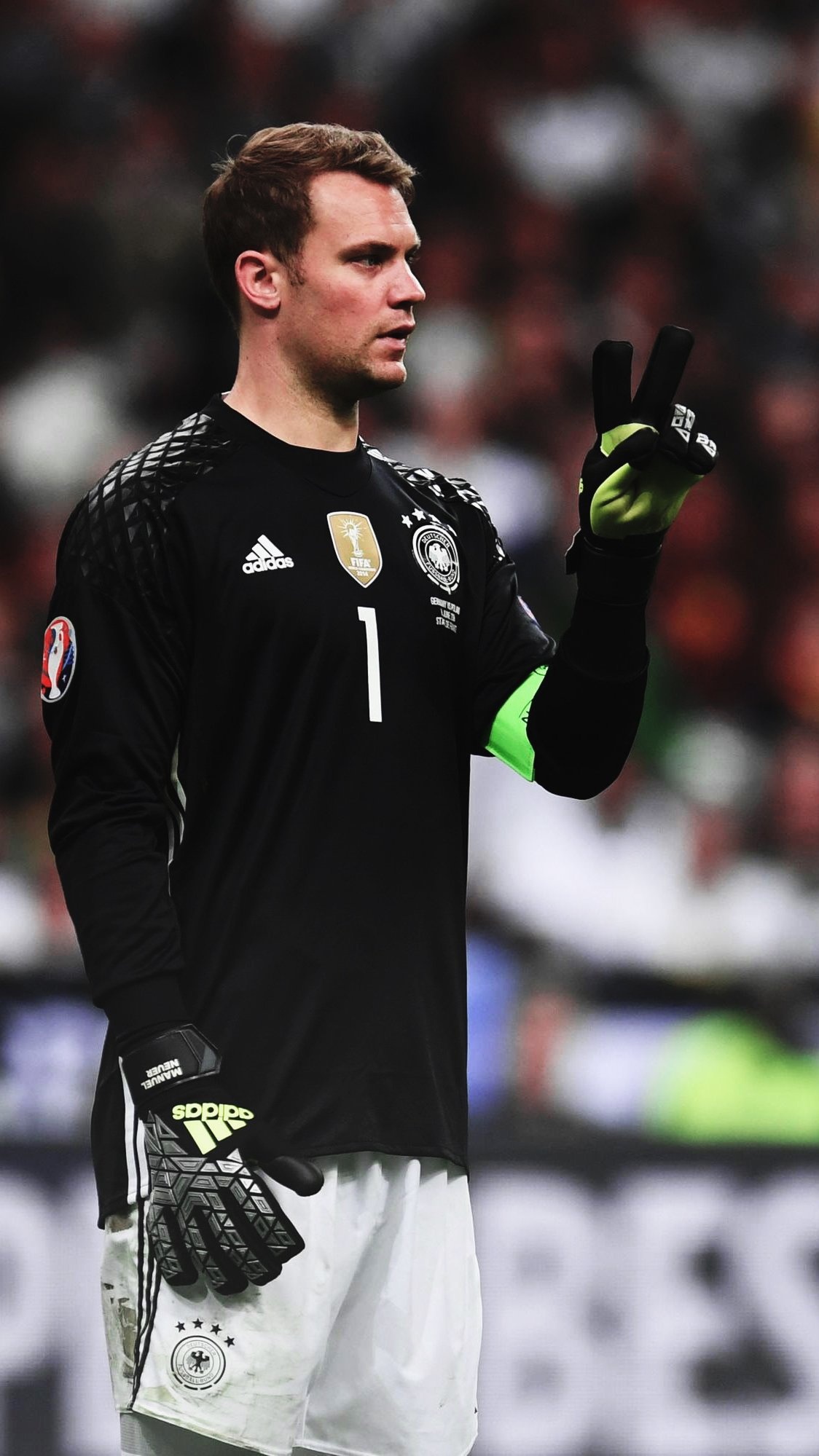 诺伊尔32岁生日快乐