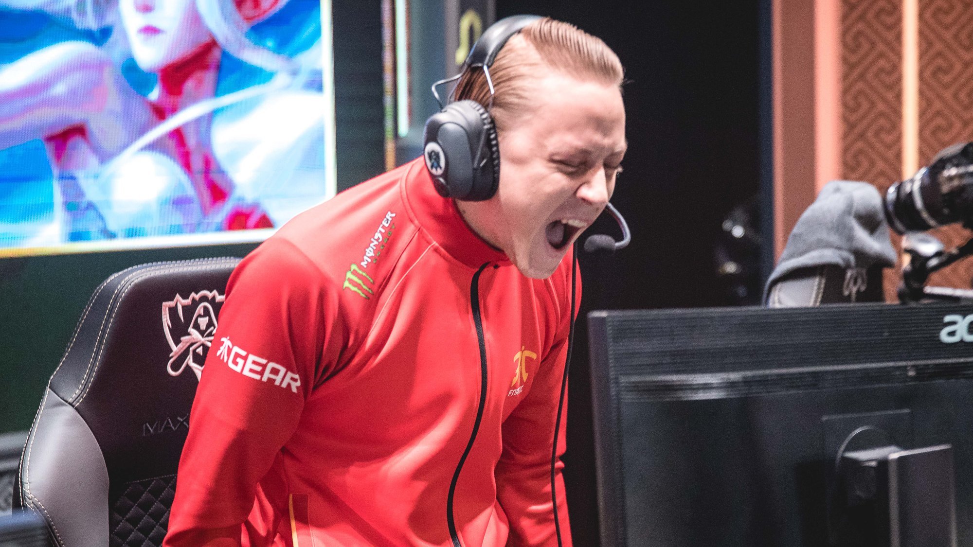 昨天是欧成rekkles的生日,再来吸一波颜|生日_新浪新闻