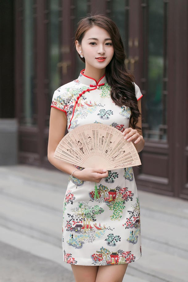 美女分享:好身材更应多穿旗袍,展示中华古典美