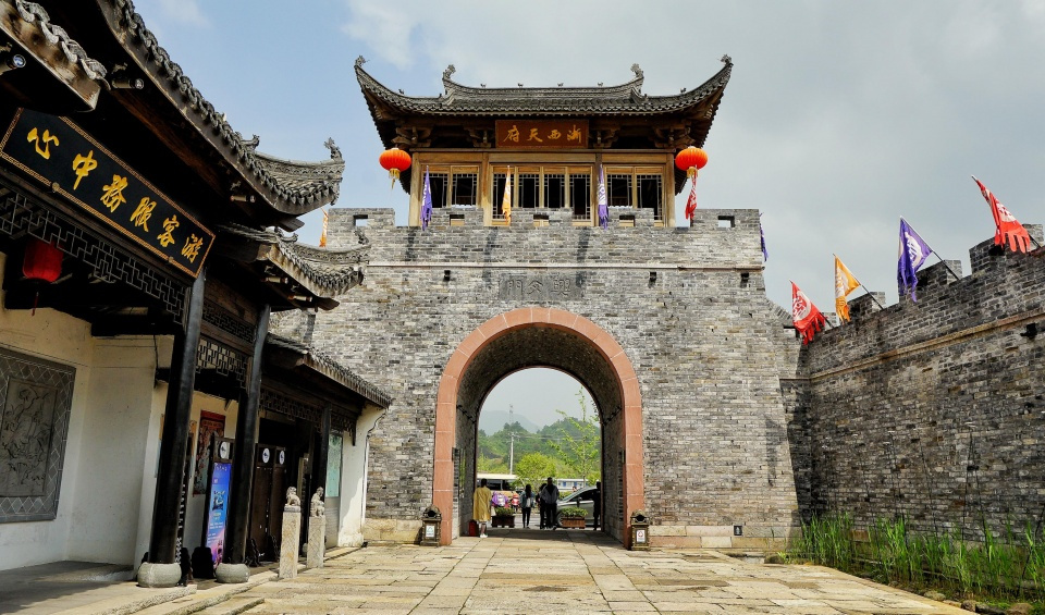 淹没在千岛湖底的千年古城"狮城",经过半个世纪的磨难重现人间