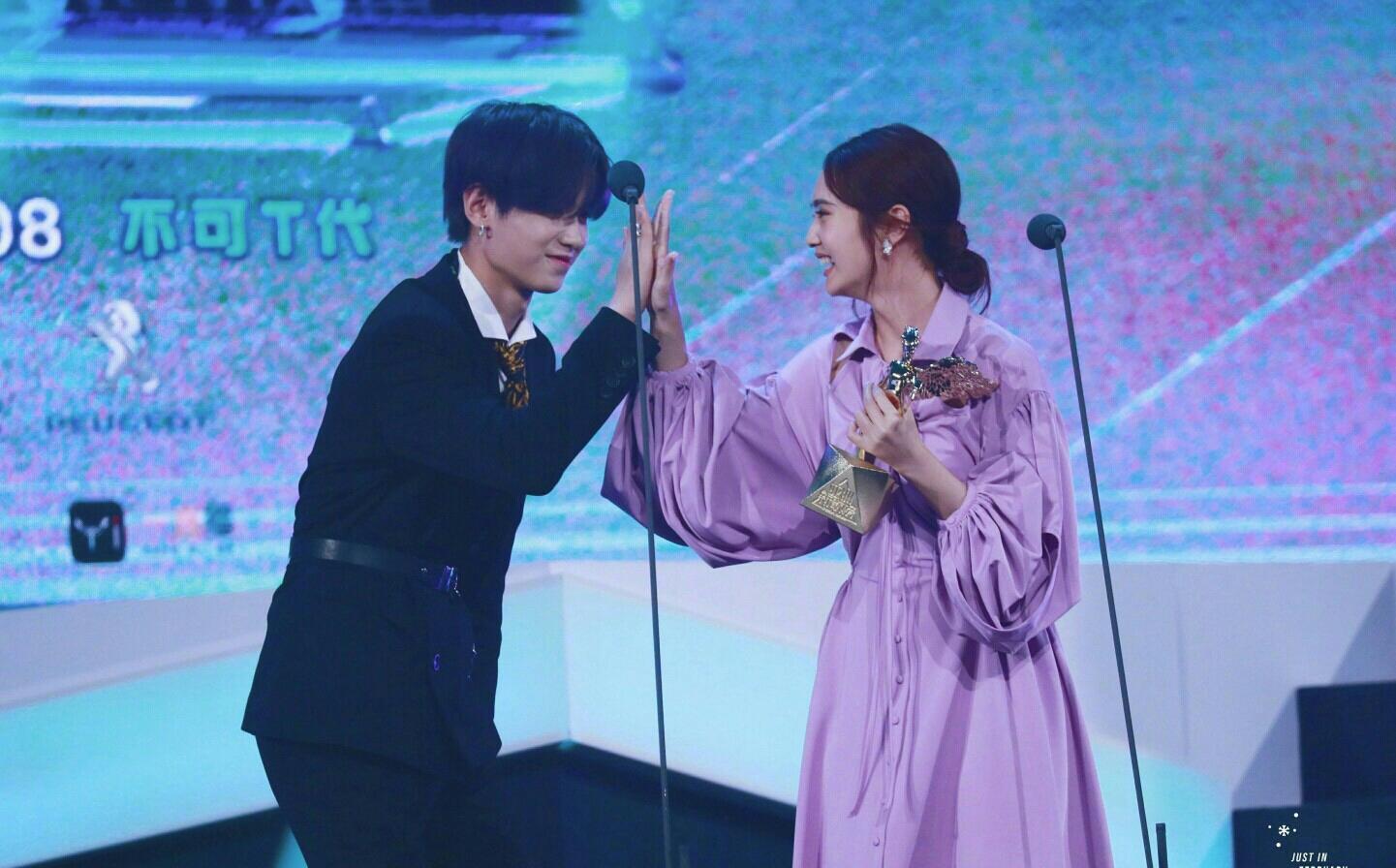 杨丞琳|黄明昊|乐华_新浪新闻