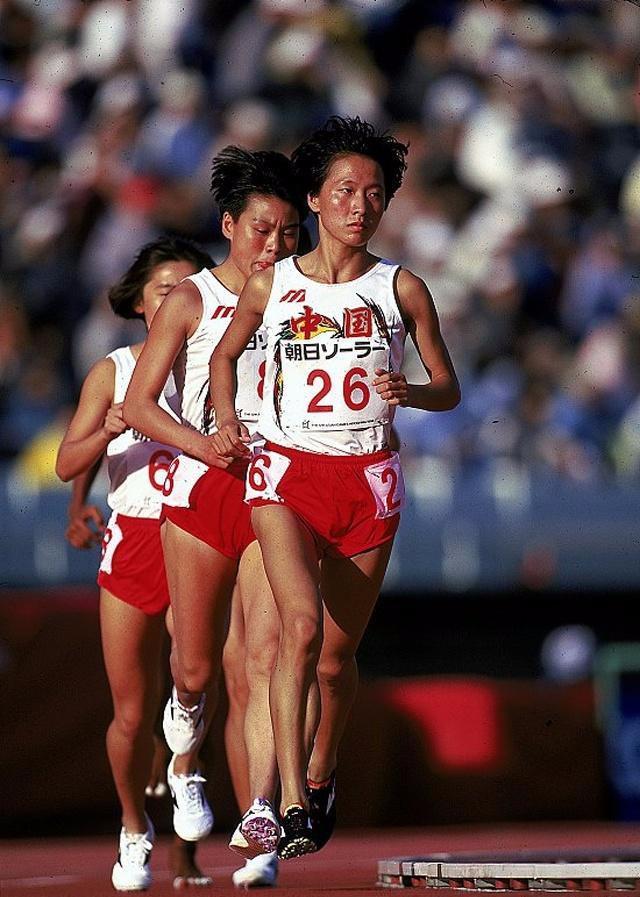 第二名,曲云霞1500米纪录3分50秒46世界排名:前世界纪录,目前排名世界