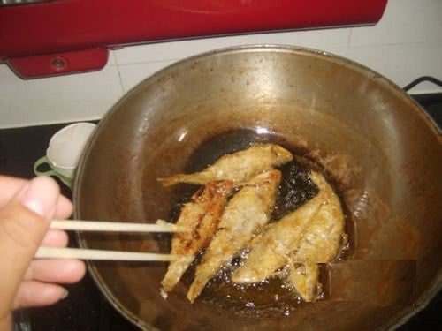 煎鱼用热油还是冷油很多人这一步都做错了难怪破皮还难吃