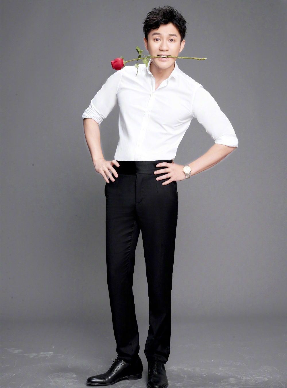 李晨走红毯"老爹鞋",穿得这么丑范爷没意见吗?