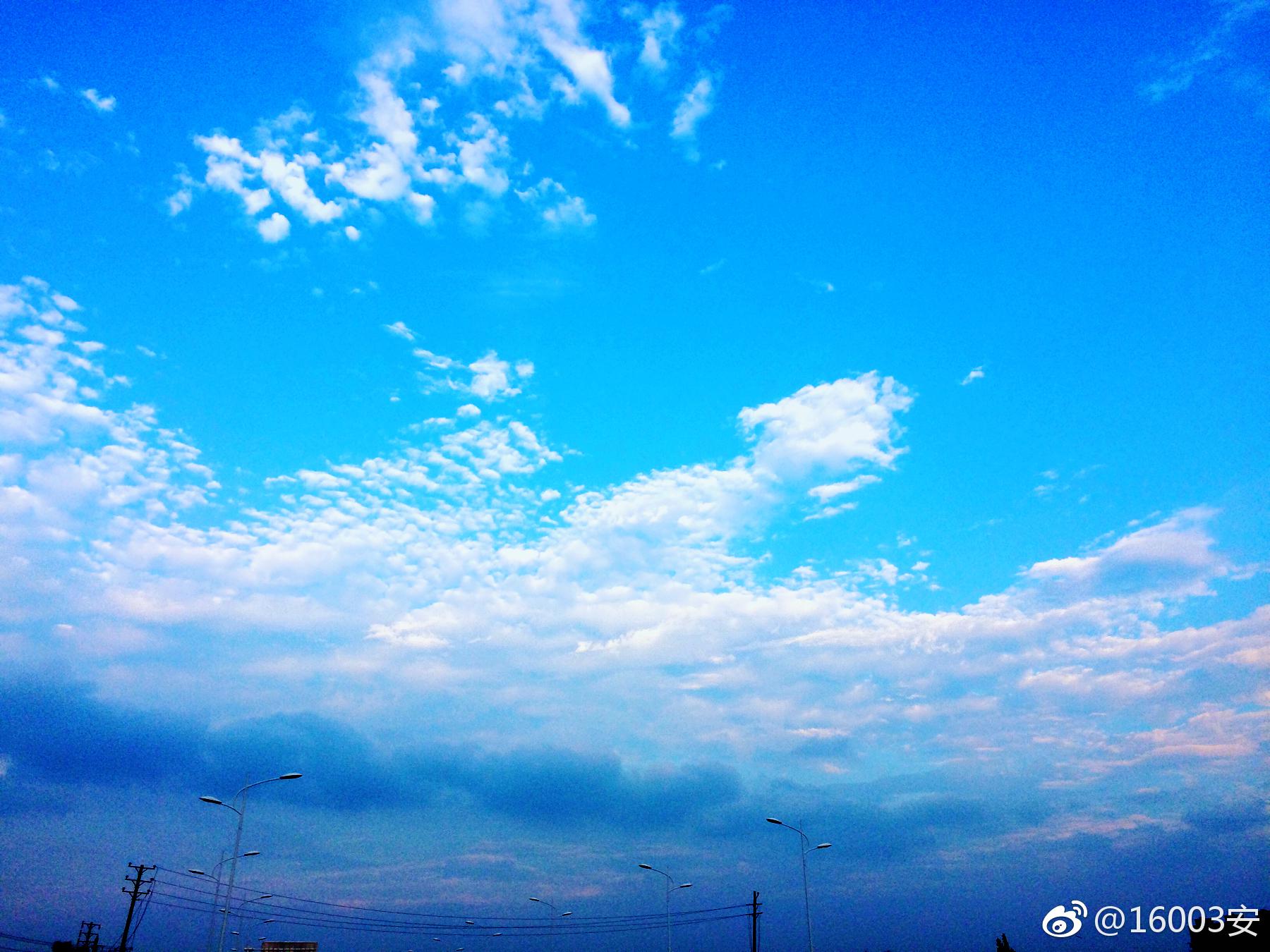 万里晴空准洗碧一朝待鹤排云归