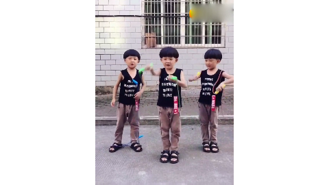 三胞胎兄弟练气太可爱了