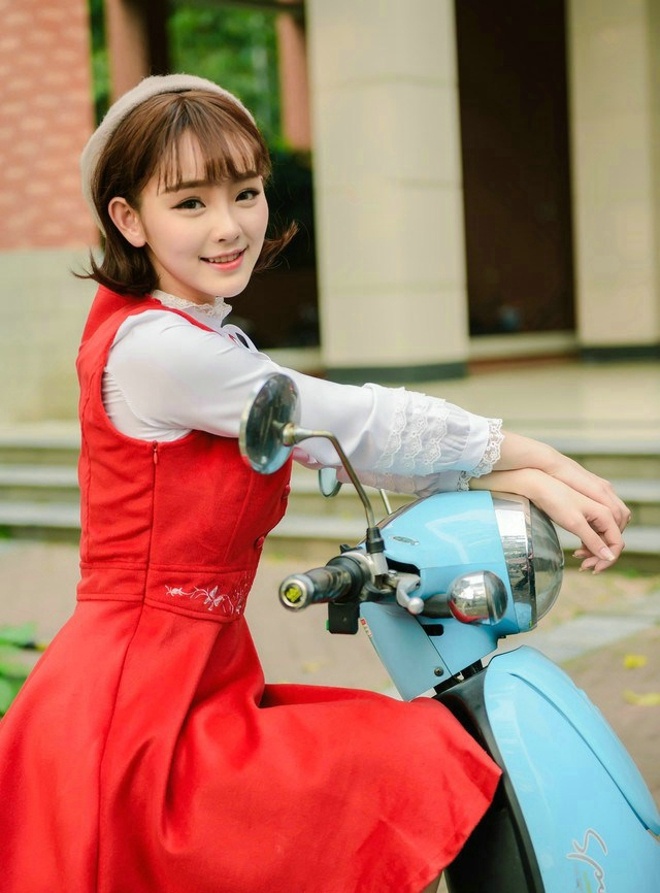 阳光清纯可爱14岁美丽可爱女生穿红装俏皮唯美写真集 676767