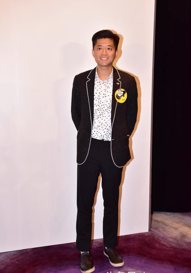 曾与林芊妤(coffee)被爆残厕gathering的富二代林知誉已成家立室,正与