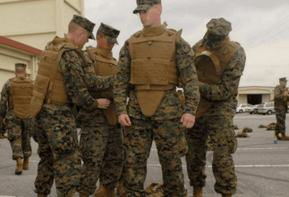 防弹衣能防弹是否也能防刺刀?特种兵:想见佛祖的可以试试